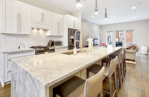 Logan Circle Apartment | Stylish & Modern DC Getaway Near Logan Circle!