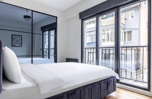 Osmanbey Apartment | Stylish Modern Flat in Nisantasi's Heart