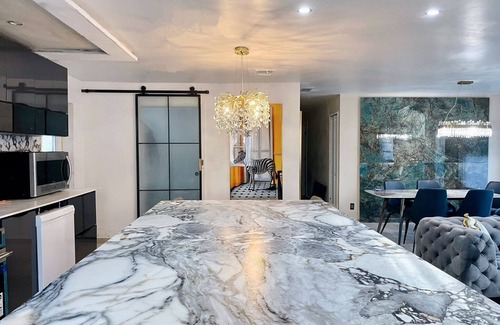 Florida Central Atlantic Coast House | Stylish Modern House in Orlando – Peaceful Neighborhood, 5 Min to Universal