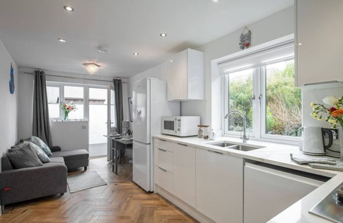 Trearddur Bay House | Stylish modern seaside cottage 'The Cove'