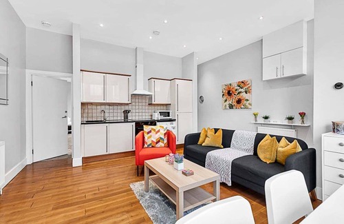 Northcote Apartment | Stylish & Modern St Johns Hill