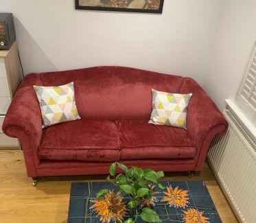 Victoria House | Stylish Modern Studio, Mock Georgian House, Heart of Trendy Hackney & London