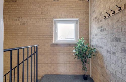 Carterton Apartment | Stylish Modern Town Centre Flat