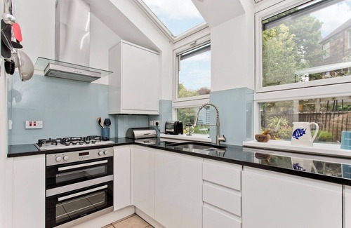 Ellemford Apartment | Stylish Murrayfield sanctuary