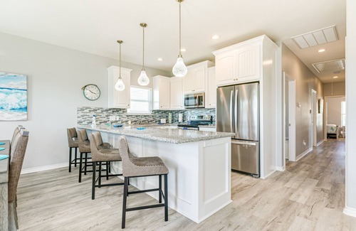 Port Bolivar House | Stylish | New-Build | Steps to Beach | Gulf Views