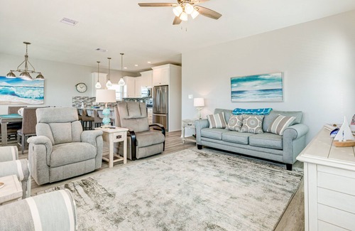 Port Bolivar House | Stylish | New-Build | Steps to Beach | Gulf Views