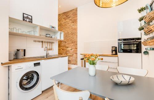 Mitte Apartment | Stylish New Cube Loft II by Berlin-Wall-Apartments