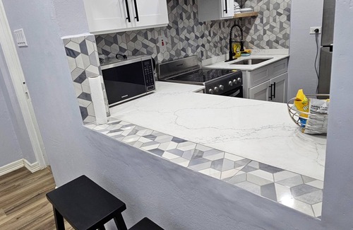 New Kingston Apartment | Stylish New Kingston Apartment