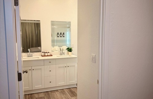 Pumpkin Center House | Stylish, Newly built, 2BR/2BA home in a quiet, enjoyable area of Bakersfield.