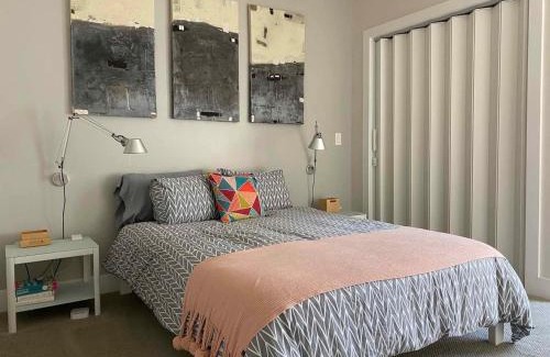Lower Haight House | Stylish Nopa Penthouse, Remote Work Friendly