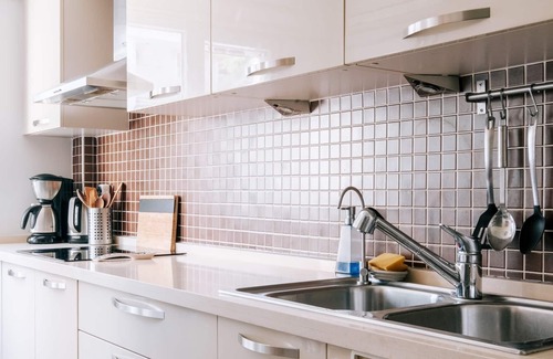 Kadikoy Apartment | Stylish Oasis with Lovely Balcony 10 min to Moda