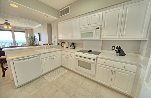 Thomas Drive Condo | Stylish Oceanfront Condo with Beach and Picnic Area Access - Unit 1706 by RedAwning