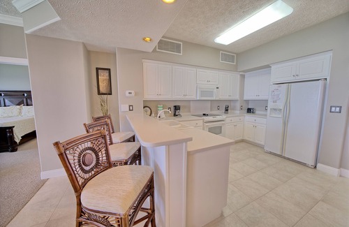 Thomas Drive Condo | Stylish Oceanfront Condo with Beach and Picnic Area Access - Unit 1706 by RedAwning