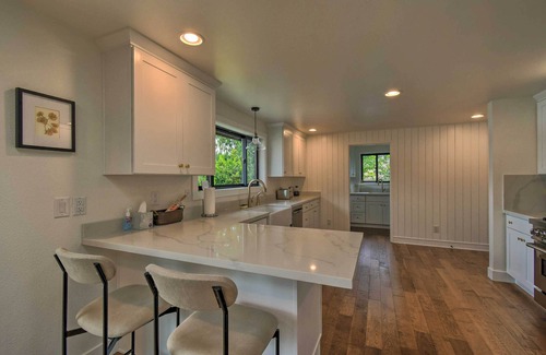 East Olympia House | Stylish Olympia Home w/Private Boat Dock!