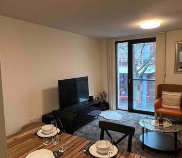 Theatreland Birmingham Apartment | Stylish One Bedroom Apartment in Birmingham City Centre