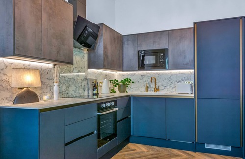 Hammersmith Broadway Apartment | Stylish One Bedroom Apartment in Hammersmith