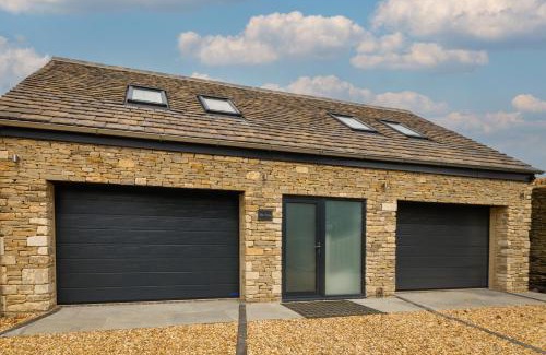 Tetbury Apartment | Stylish one bedroom Cotswold Coach House Tetbury