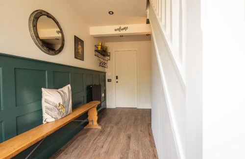 Tetbury Apartment | Stylish one bedroom Cotswold Coach House Tetbury