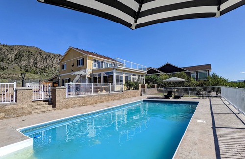 Oroville House | Stylish Osoyoos Lakeview Oasis w/Private Pool, Game room, Sunroom!