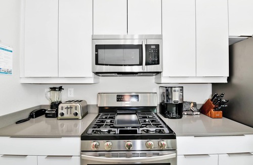 Reunion Hotel | Stylish Peaceful Condo near Disney with Resort & Waterpark Access - B50-111