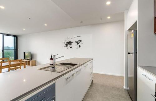 Phillip Apartment | Stylish Phillip apartment with gym and pool - Hosted by CanStay