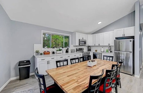 Tobyhanna House | Stylish Poconos Retreat w/Hot Tub, Firepit, Pool Table, Games, & Country Club
