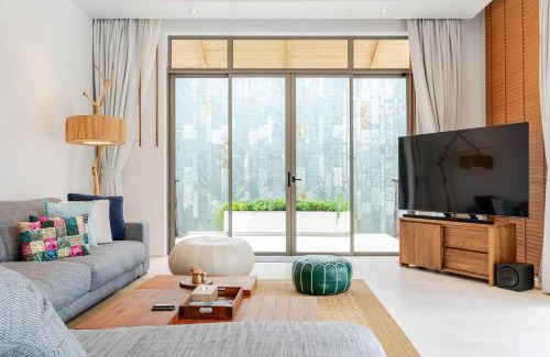 Thep Kasattri Villa | Stylish Pool Villa Tropical Hideaway