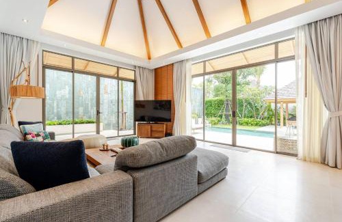 Thep Kasattri Villa | Stylish Pool Villa Tropical Hideaway