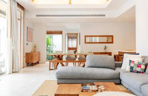 Thep Kasattri Villa | Stylish Pool Villa Tropical Hideaway