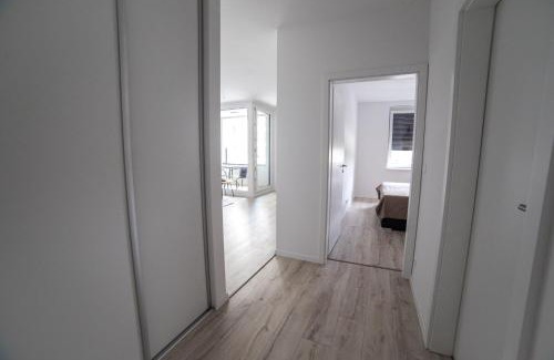 Poprad Apartment | Stylish Poprad Stay - 10min to High Tatras & Parking