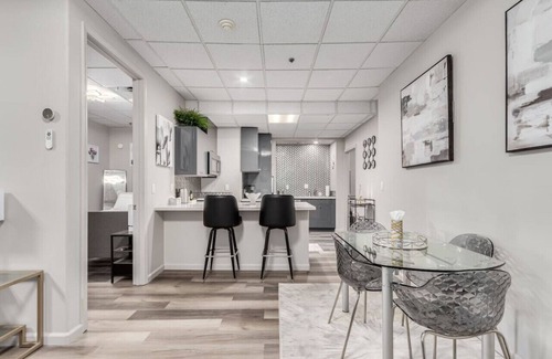 Fountain Hills Condo | Stylish & Prestigious 2 Bed 2 Bath-On The Avenue