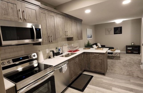 Sage Hill House | Stylish & Private 2 bedroom guest unit.