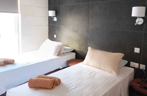 Victoria Other | Stylish Private Rooms with Ensuite. In the centre of victoria