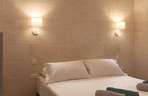 Victoria Other | Stylish Private Rooms with Ensuite. In the centre of victoria