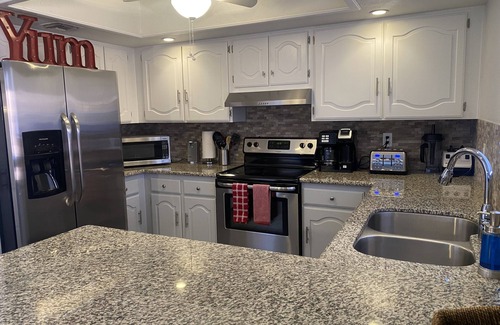 Paradise Valley Village Condo | Stylish Remodel in Resort Setting: Absolutely Gorgeous! Perfect Location!