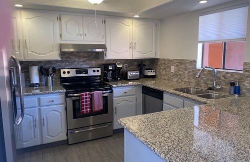 Paradise Valley Village Condo | Stylish Remodel in Resort Setting: Absolutely Gorgeous! Perfect Location!