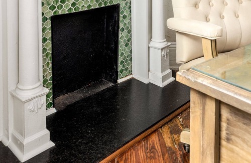 West End House | Stylish Renovated Bungalow on Trendy Westend Beltline-High Ratings on Airbnb