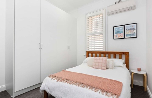 Randwick House | Stylish renovated family-friendly Federation semi, sleeps 6