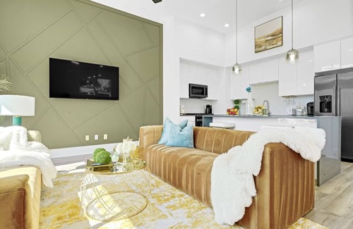 OST - South Union House | Stylish Retreat by Med Center