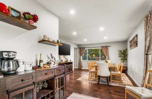 Westminster House | Stylish retreat w/hot tub in the Front Range town of Westminster, Colorado