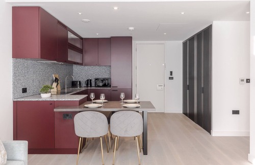 Vauxhall Apartment | Stylish Riverfront Apartment