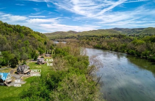 Draper Cabin | Stylish Riverfront Home, Pet Friendly, 2B26 - Blue Heron