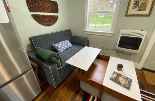 Jodie House | Stylish Riverfront Tiny House