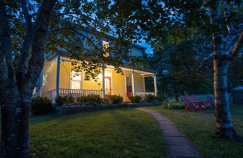 Martins River House | Stylish Riverside Country Queen Room in Historic Farmhouse