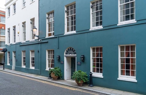 Knightsbridge House | Stylish Room in the Heart of Knightsbridge