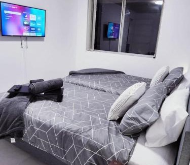 Harris Park House | Stylish Rosehill Stay w/Balcony