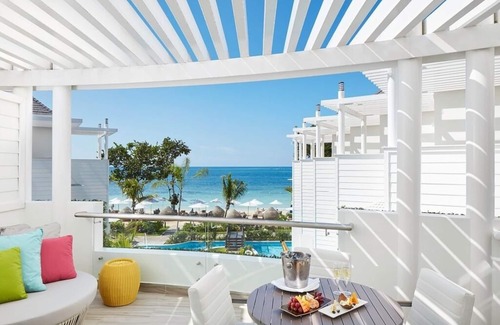 Orange Bay Apartment | Stylish Royal Suite w/King Bed, Ocean Views & Private Patio ALL-INCLUSIVE