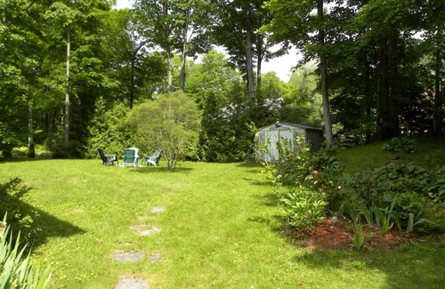 Sauble Beach House | Stylish Sauble Beach Cottage– 3-Bedroom Family Getaway, 10 Min Walk to the Beach