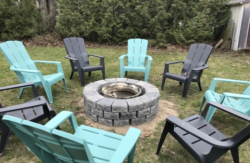 Sauble Beach House | Stylish Sauble Beach Cottage– 3-Bedroom Family Getaway, 10 Min Walk to the Beach