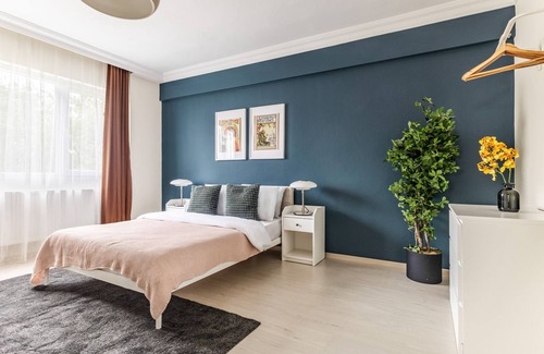 Bostanci Apartment | Stylish Sea View Flat on Bagdat Avenue in Bostanci